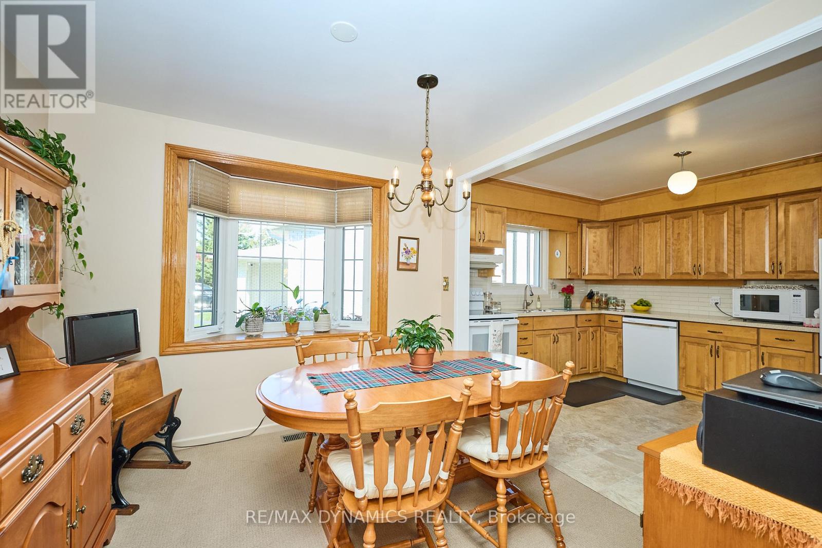 6787 Corwin Crescent, Niagara Falls (Dorchester), Ontario  L2G 2M8 - Photo 7 - X12442479