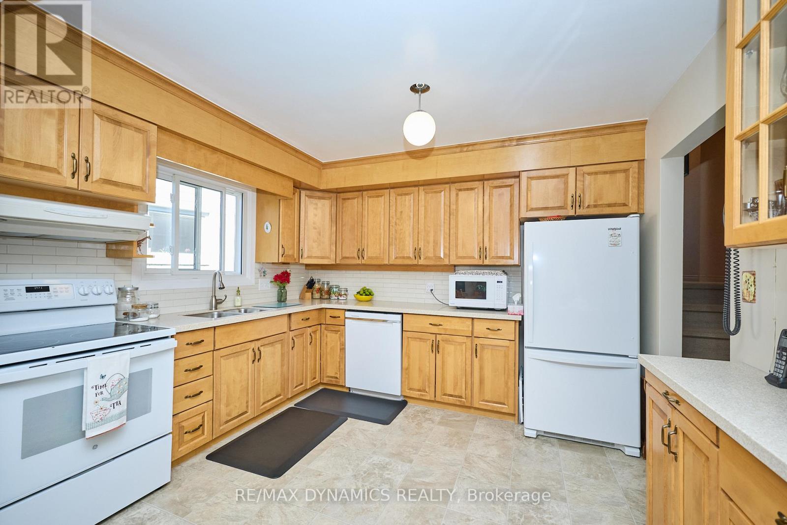 6787 Corwin Crescent, Niagara Falls (Dorchester), Ontario  L2G 2M8 - Photo 9 - X12442479