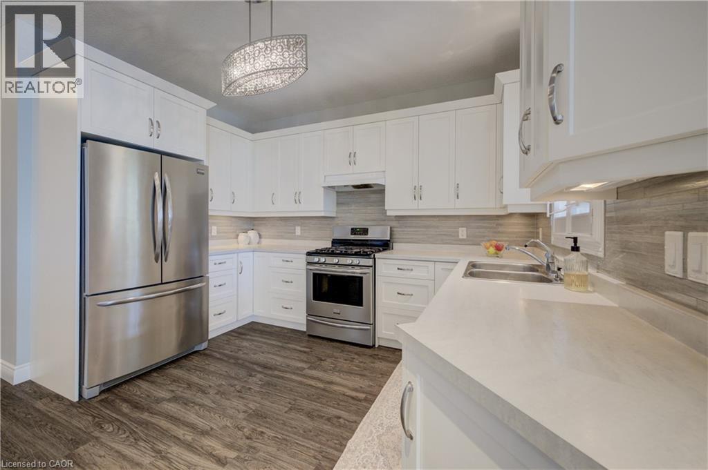 305 Thornhill Place, Waterloo, Ontario  N2T 0A9 - Photo 11 - 40774704