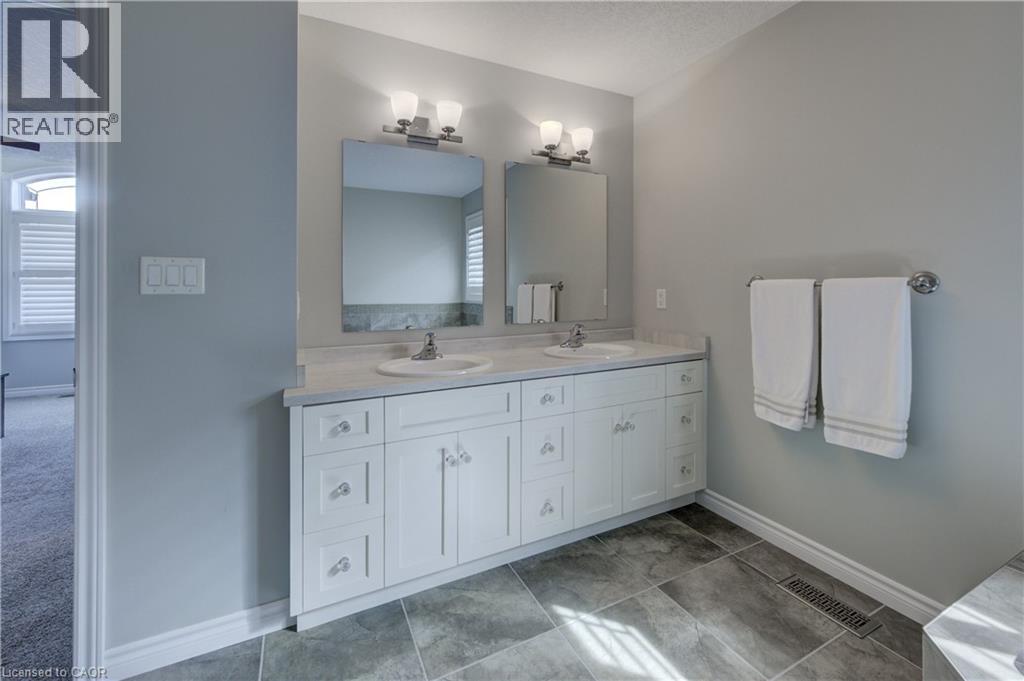 305 Thornhill Place, Waterloo, Ontario  N2T 0A9 - Photo 24 - 40774704