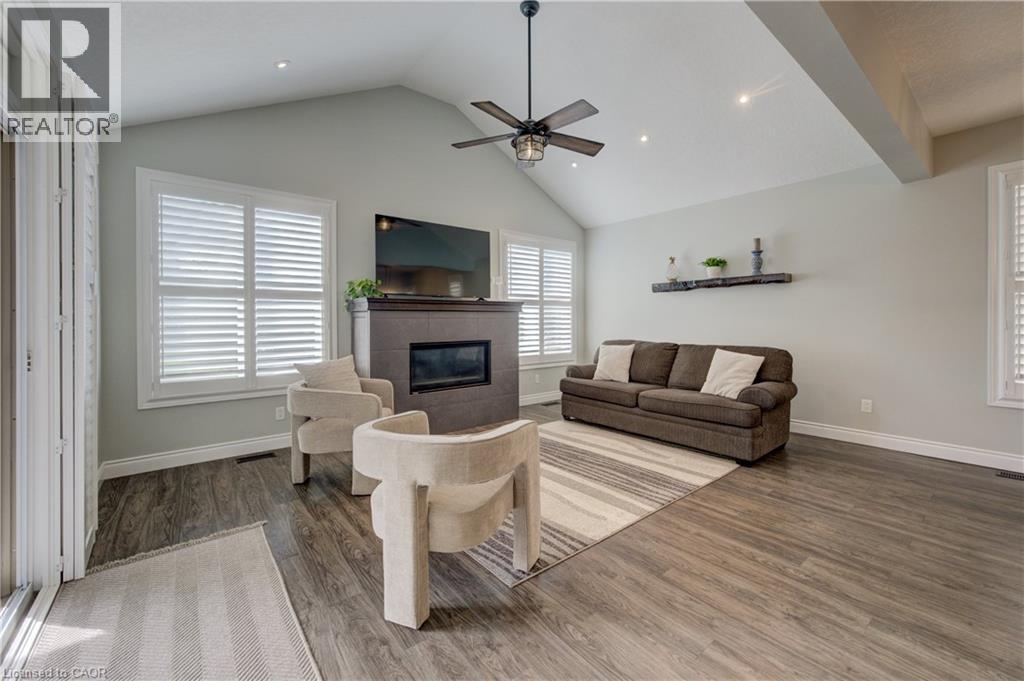 305 Thornhill Place, Waterloo, Ontario  N2T 0A9 - Photo 9 - 40774704