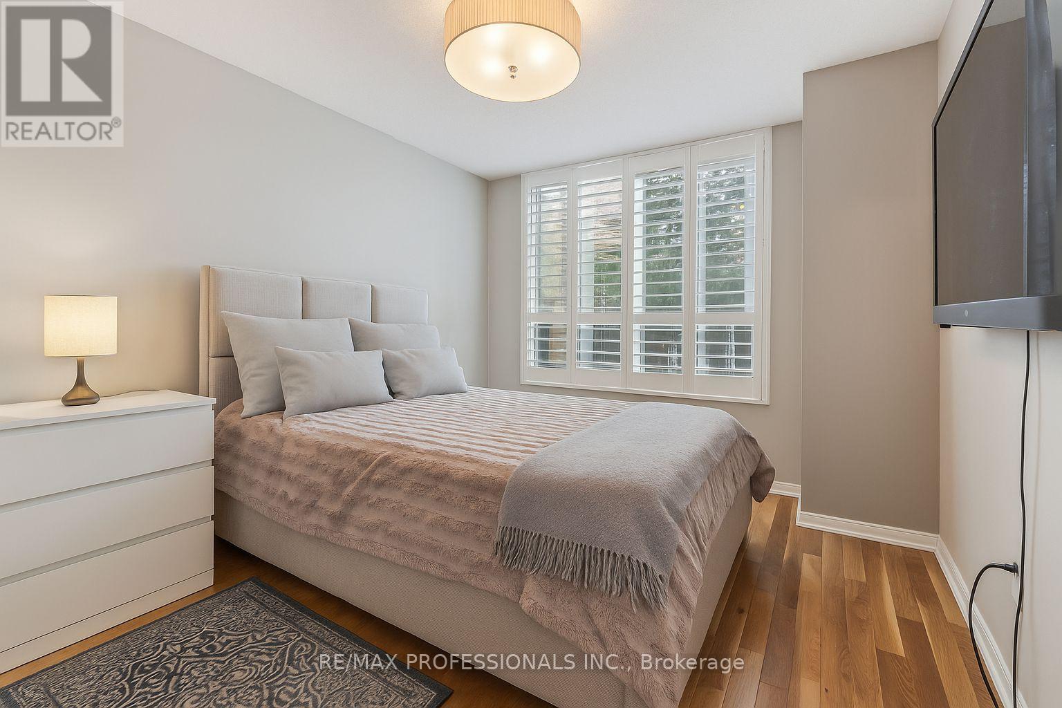 1140 Parkwest Place, Mississauga, Ontario  L5E 3K9 - Photo 11 - W12442272