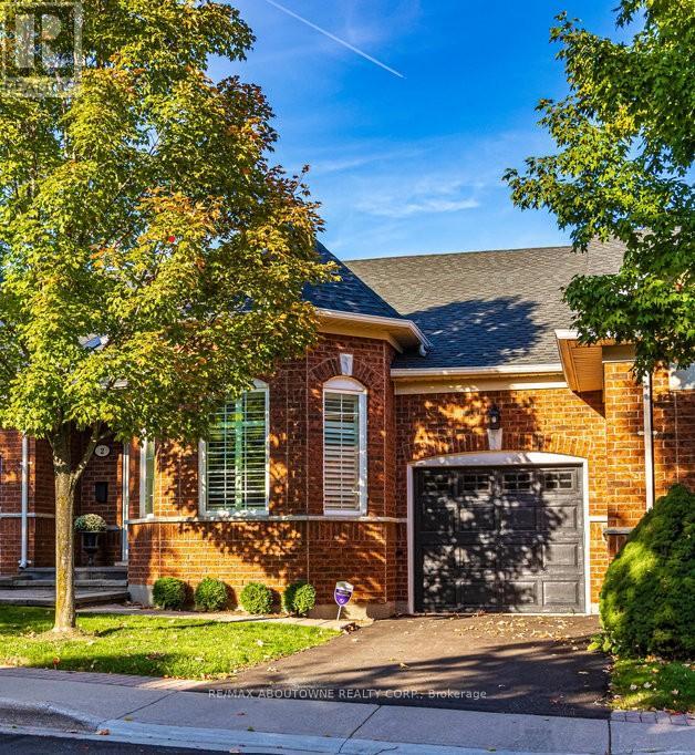 2 - 2590 Carberry Way, Oakville (Wm Westmount), Ontario  L6M 5G2 - Photo 1 - W12442290