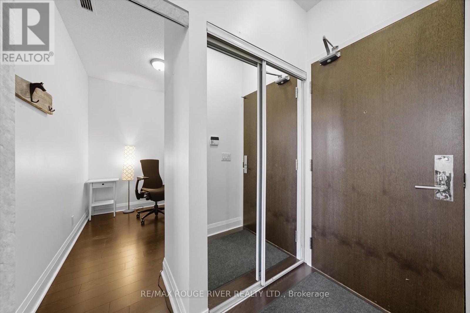213 - 1185 The Queensway Avenue, Toronto (Islington-City Centre West), Ontario  M8Z 0C6 - Photo 4 - W12442303