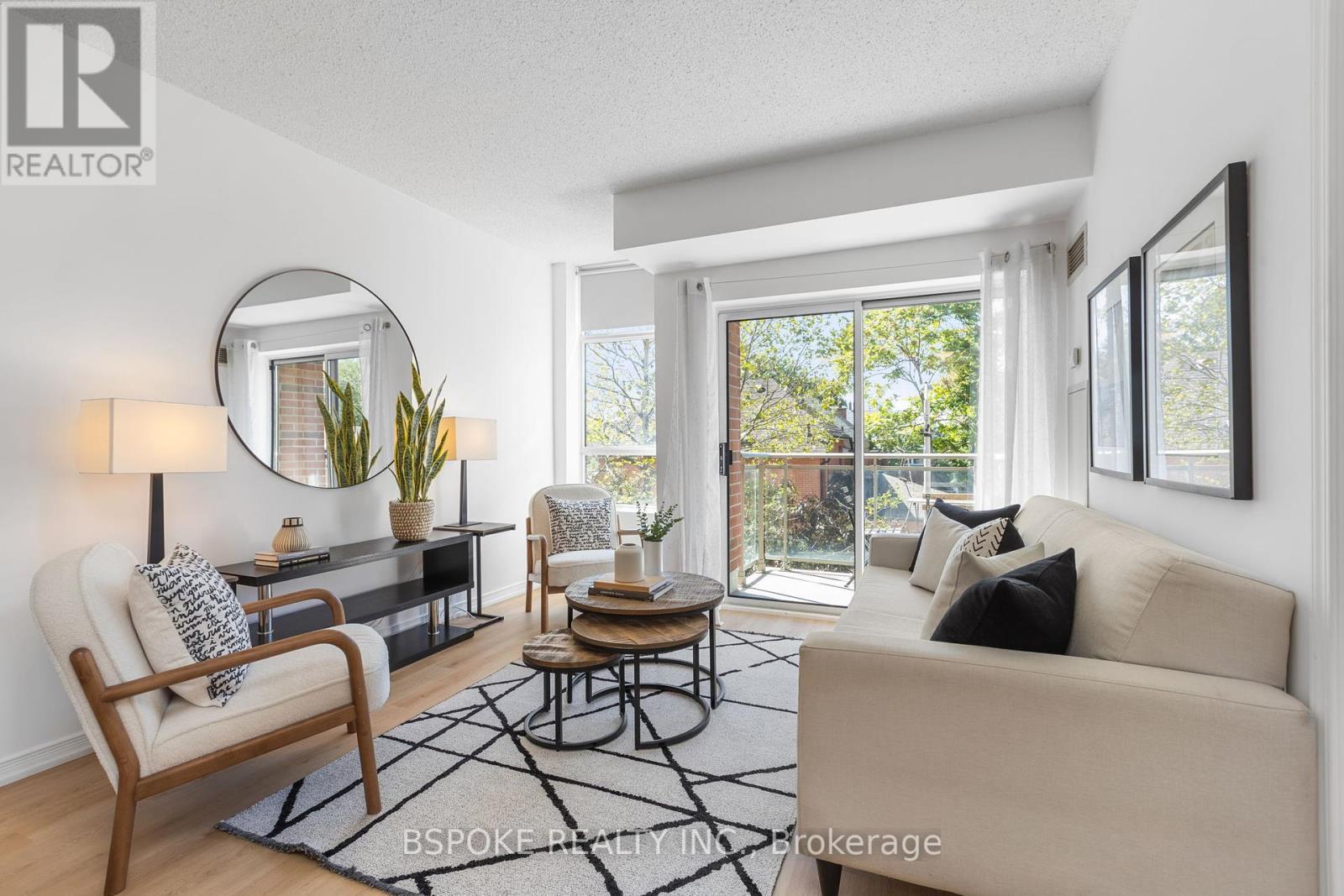 320 - 2495 Dundas Street W, Toronto (High Park North), Ontario  M6P 1X4 - Photo 11 - W12442316