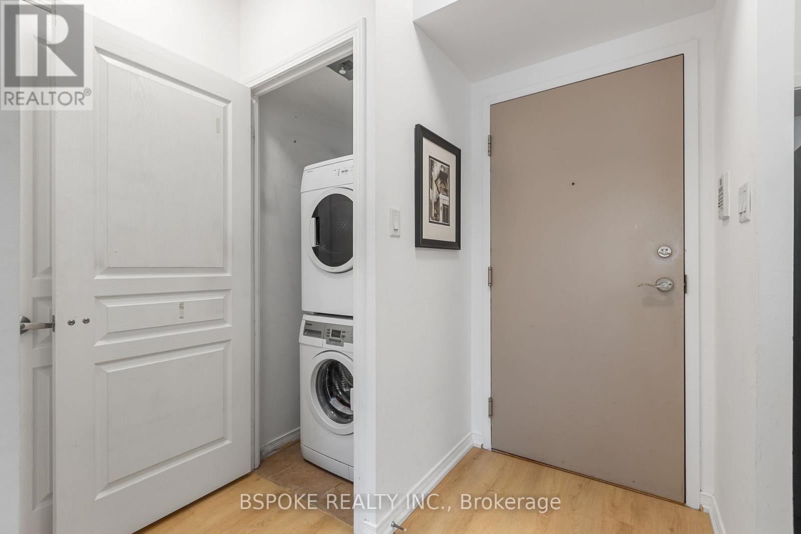 320 - 2495 Dundas Street W, Toronto (High Park North), Ontario  M6P 1X4 - Photo 14 - W12442316