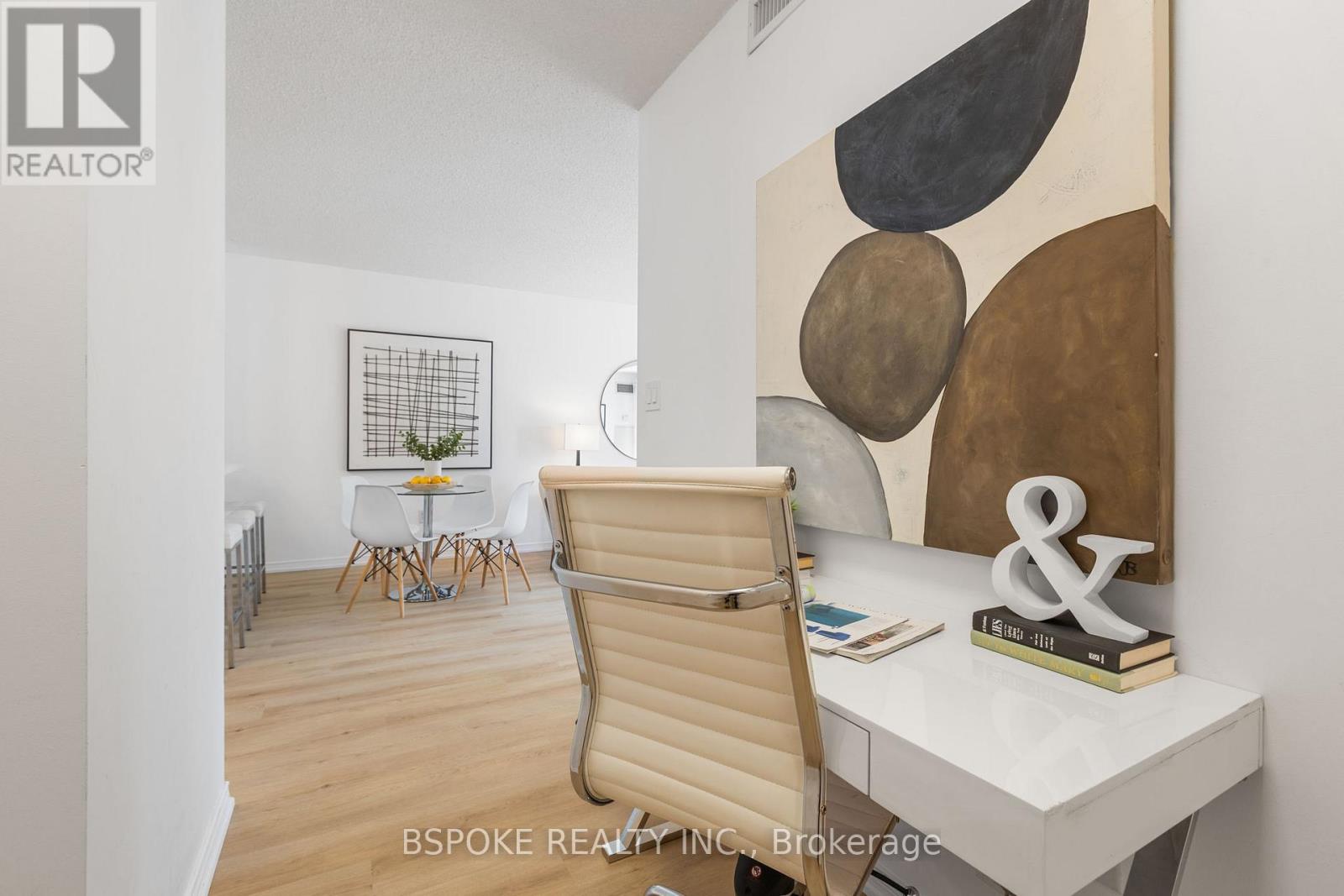 320 - 2495 Dundas Street W, Toronto (High Park North), Ontario  M6P 1X4 - Photo 17 - W12442316