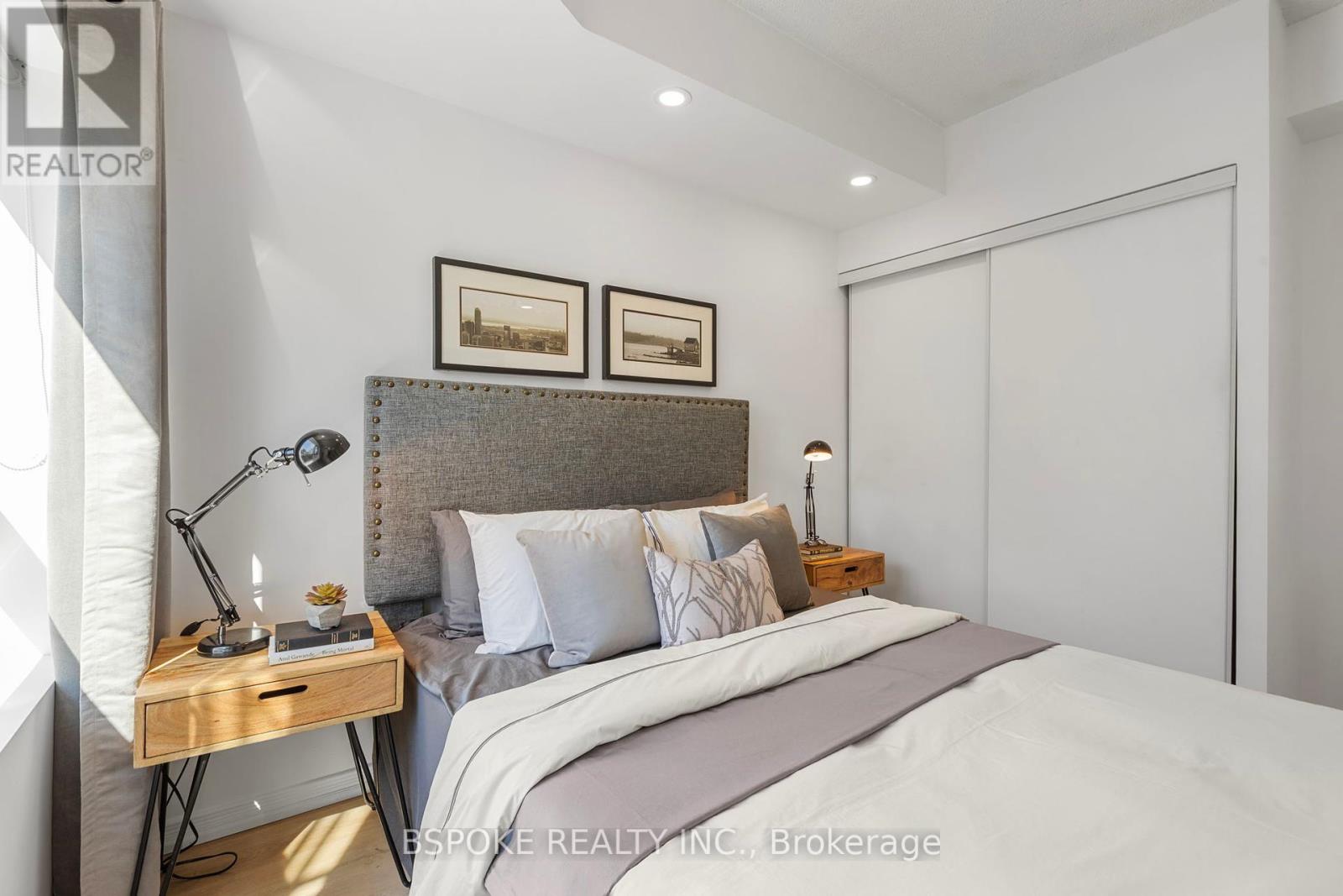 320 - 2495 Dundas Street W, Toronto (High Park North), Ontario  M6P 1X4 - Photo 20 - W12442316