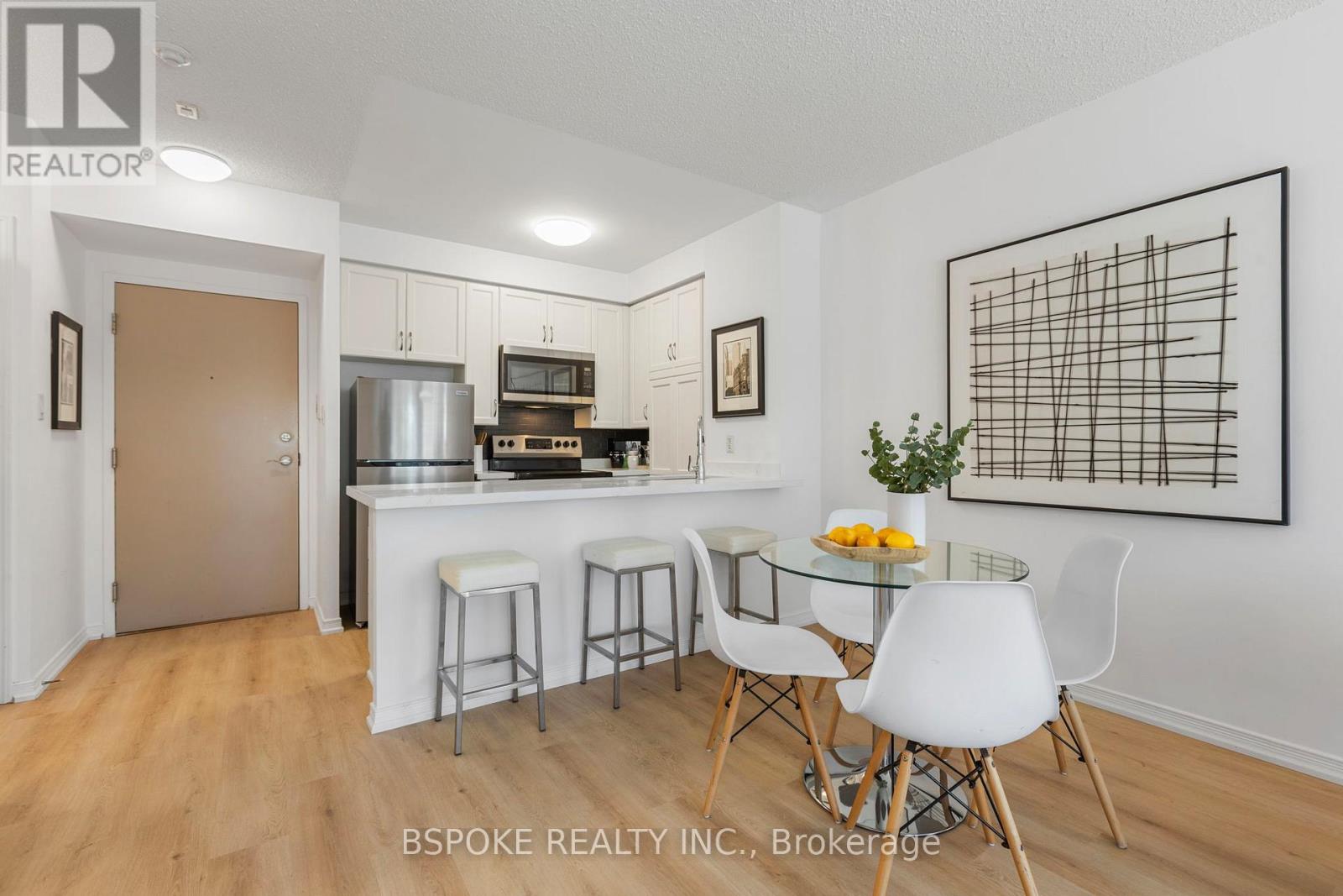 320 - 2495 Dundas Street W, Toronto (High Park North), Ontario  M6P 1X4 - Photo 9 - W12442316