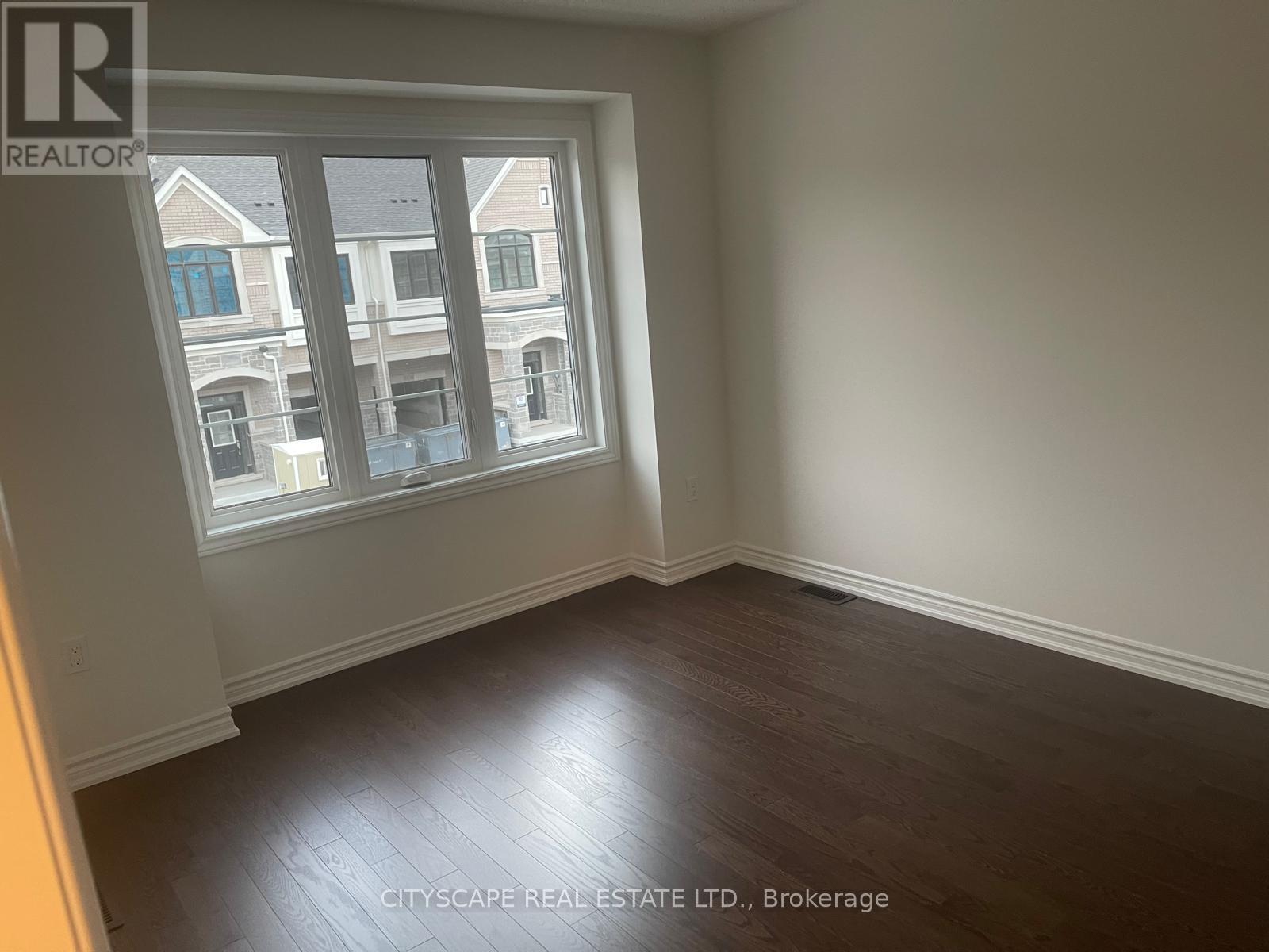 1463 Periwinkle Place, Milton, Ontario  L9T 2X5 - Photo 4 - W12442343