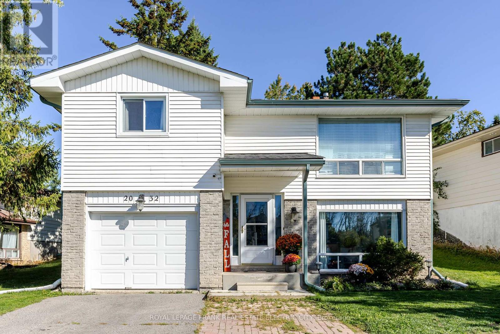 2032 WALKER AVENUE, Peterborough, Ontario