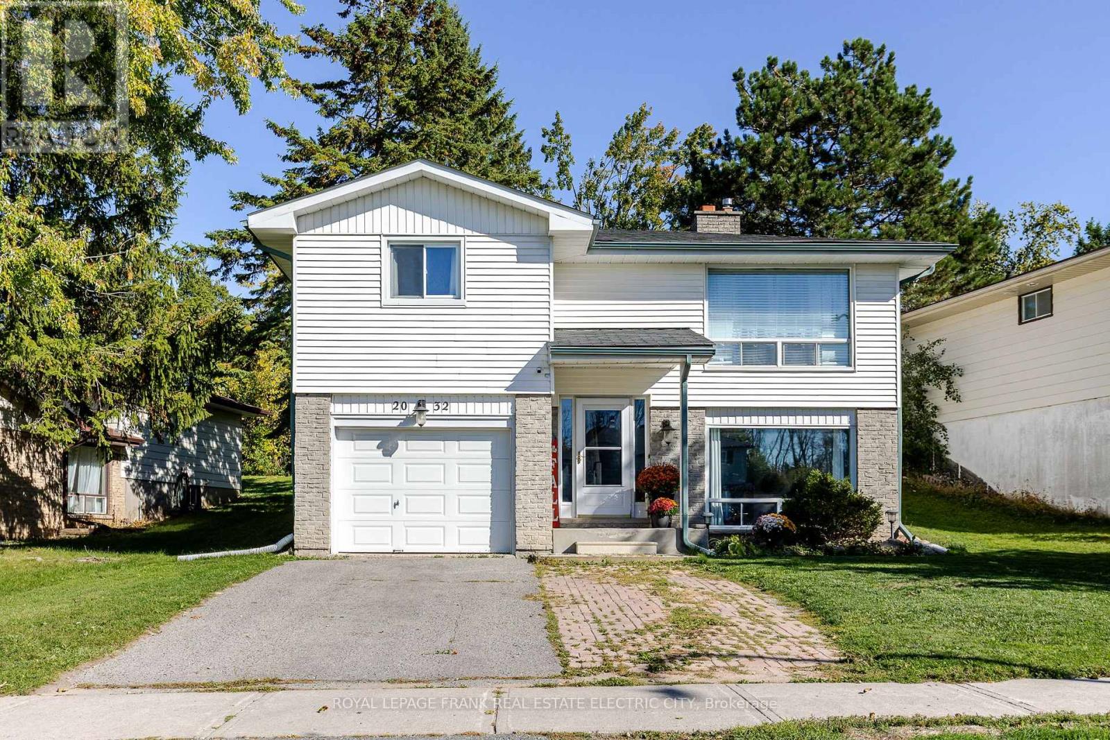 2032 Walker Avenue, Peterborough, Ontario  K9L 1S1 - Photo 2 - X12442433