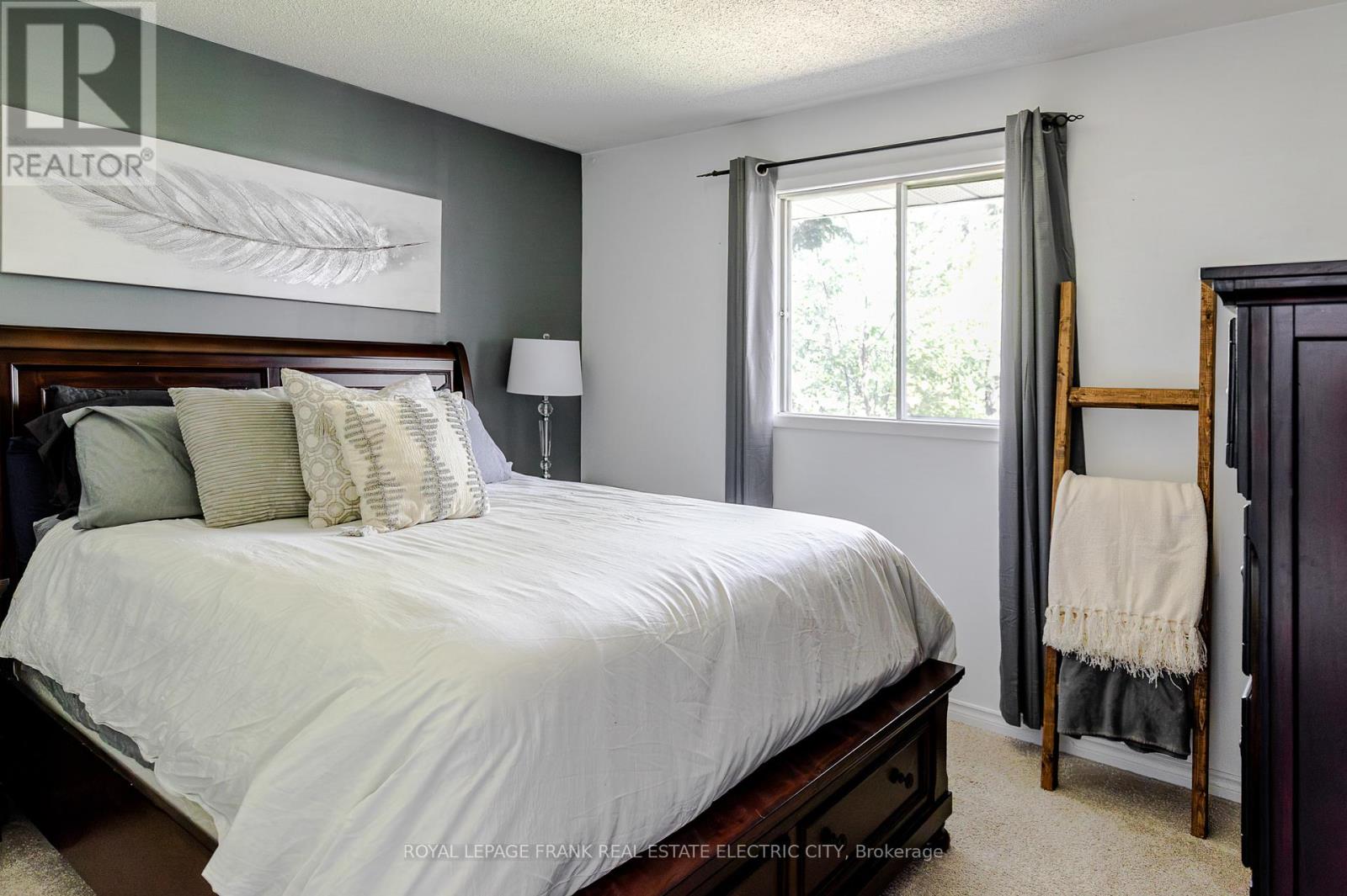 2032 Walker Avenue, Peterborough, Ontario  K9L 1S1 - Photo 22 - X12442433