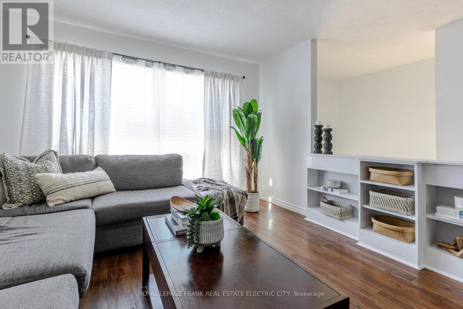2032 Walker Avenue, Peterborough, Ontario  K9L 1S1 - Photo 4 - X12442433