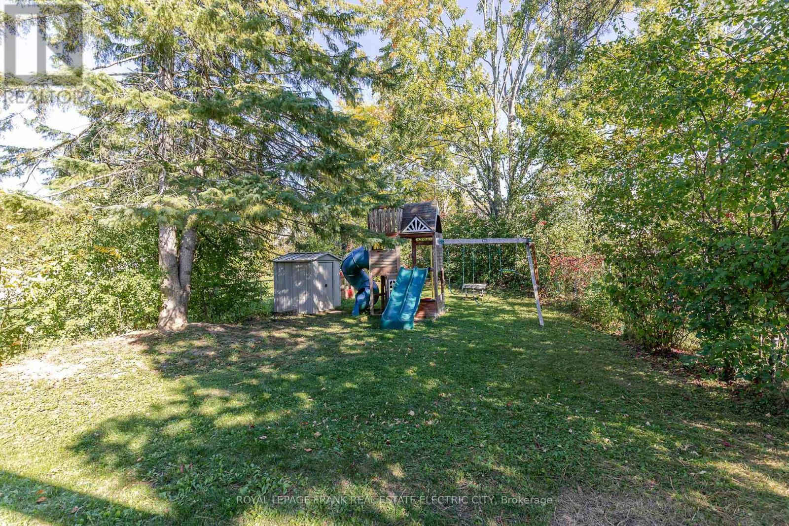 2032 Walker Avenue, Peterborough, Ontario  K9L 1S1 - Photo 44 - X12442433