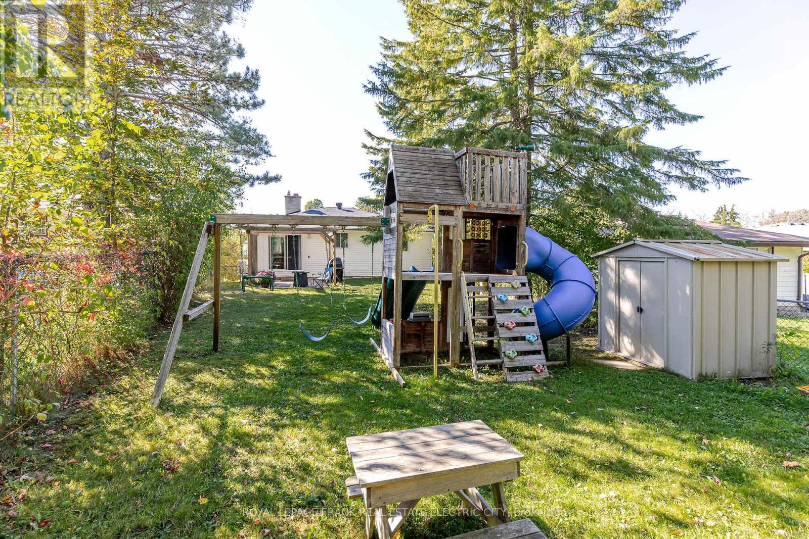 2032 Walker Avenue, Peterborough, Ontario  K9L 1S1 - Photo 47 - X12442433