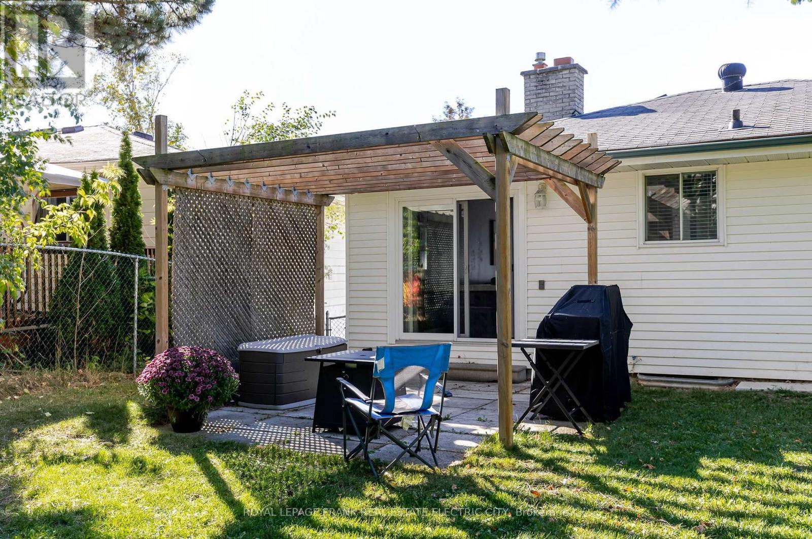 2032 Walker Avenue, Peterborough, Ontario  K9L 1S1 - Photo 49 - X12442433