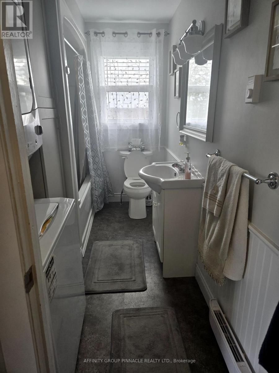 16 St David Street, Kawartha Lakes, Ontario  K9V 1N1 - Photo 24 - X12442495