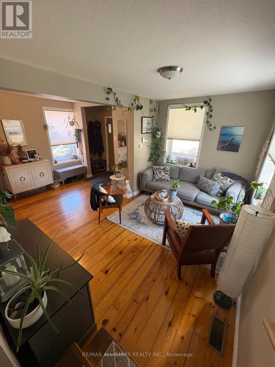 147 Lake Street, Peterborough, Ontario  K9J 2H2 - Photo 4 - X12442497