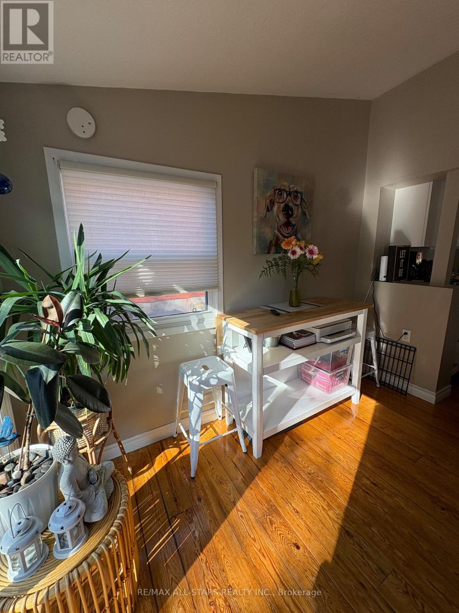 147 Lake Street, Peterborough, Ontario  K9J 2H2 - Photo 8 - X12442497