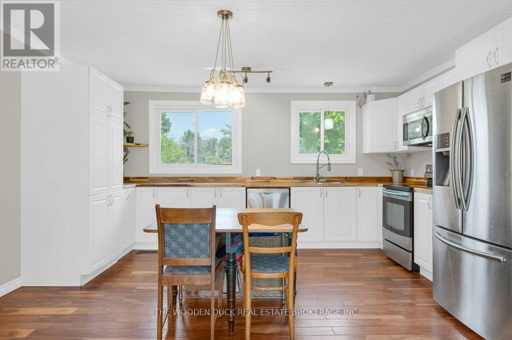 7 Kerry Circle, Selwyn, Ontario  K0L 1T0 - Photo 10 - X12442501