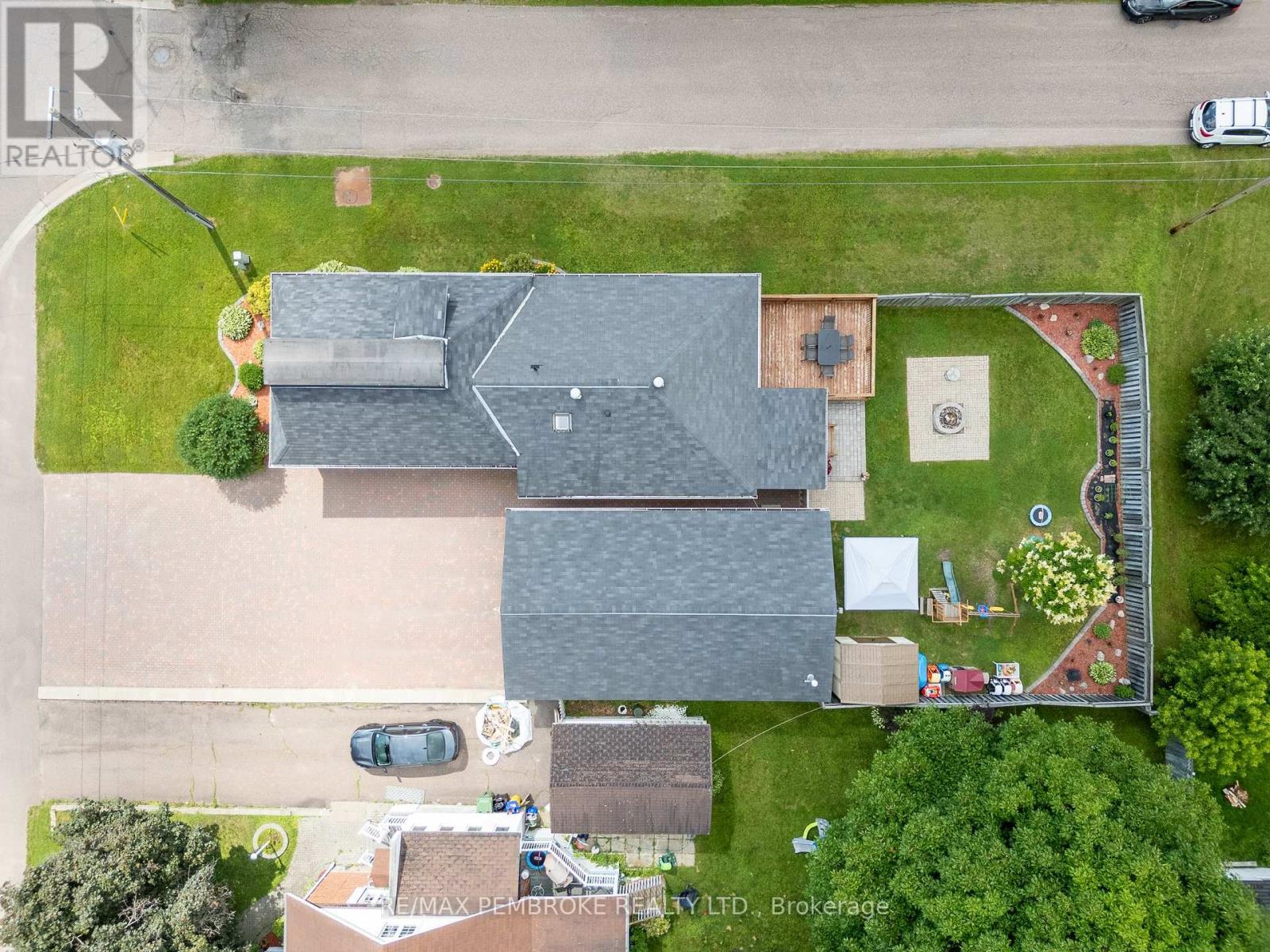 560 Boundary Road E, Laurentian Valley, Ontario  K8A 6M3 - Photo 39 - X12438752
