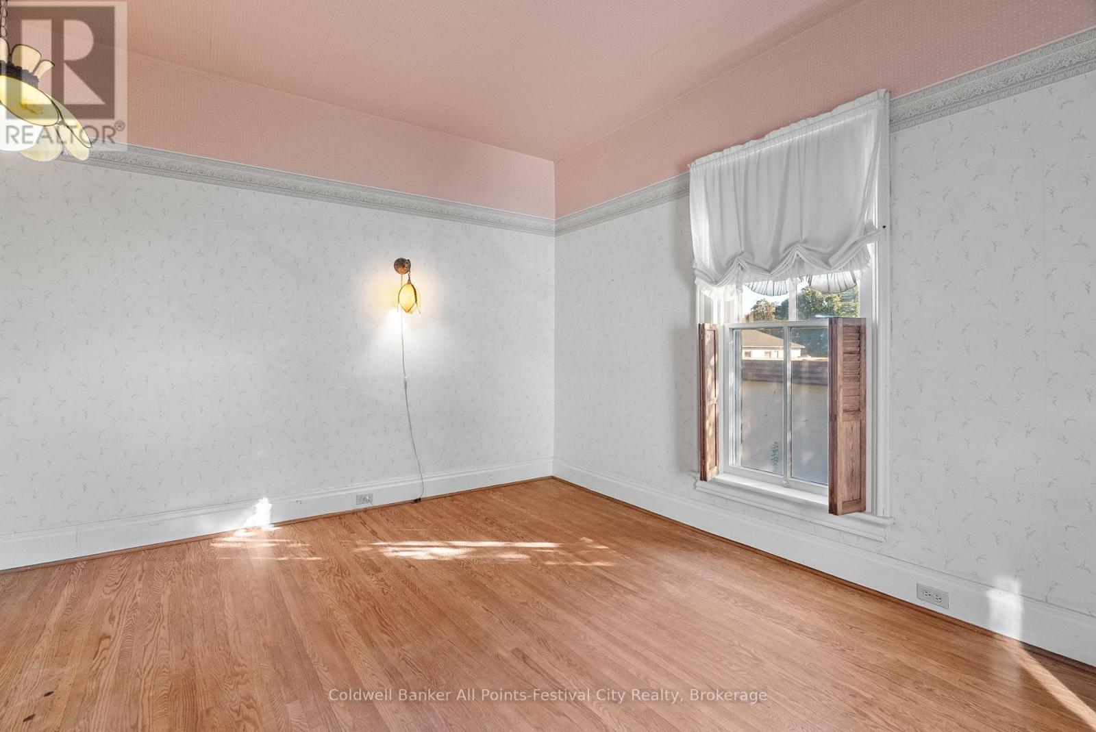 55 Nelson Street E, Goderich, Ontario  N7A 1R7 - Photo 37 - X12442461