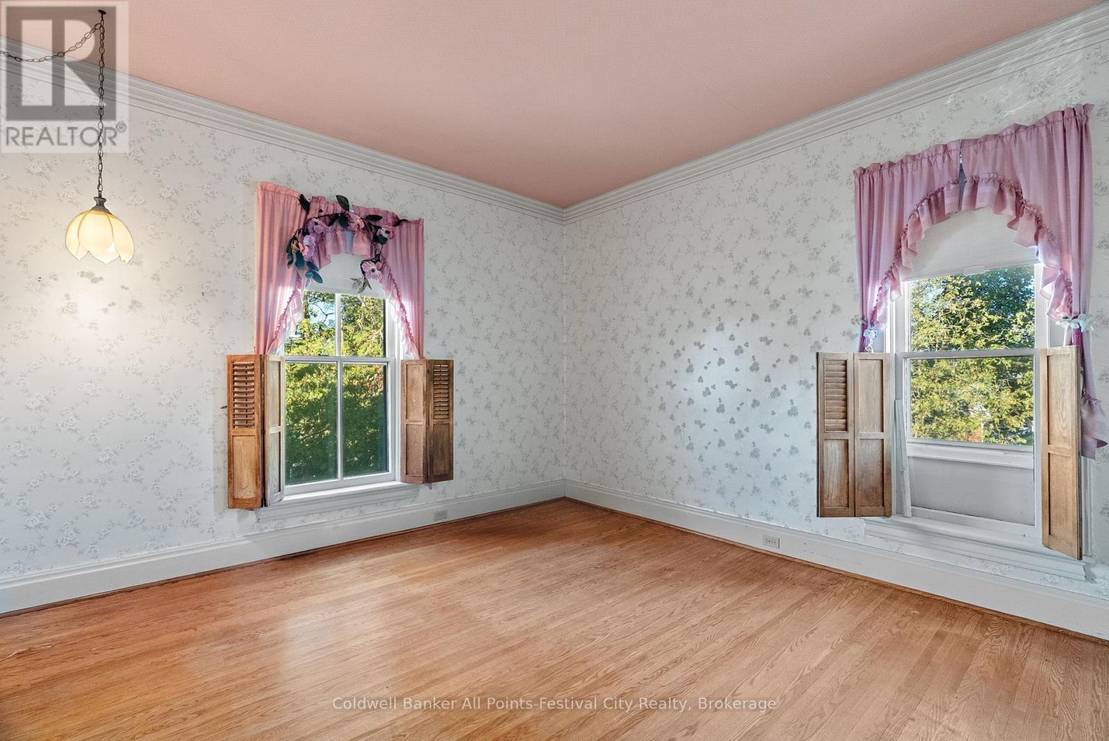 55 Nelson Street E, Goderich, Ontario  N7A 1R7 - Photo 32 - X12442461