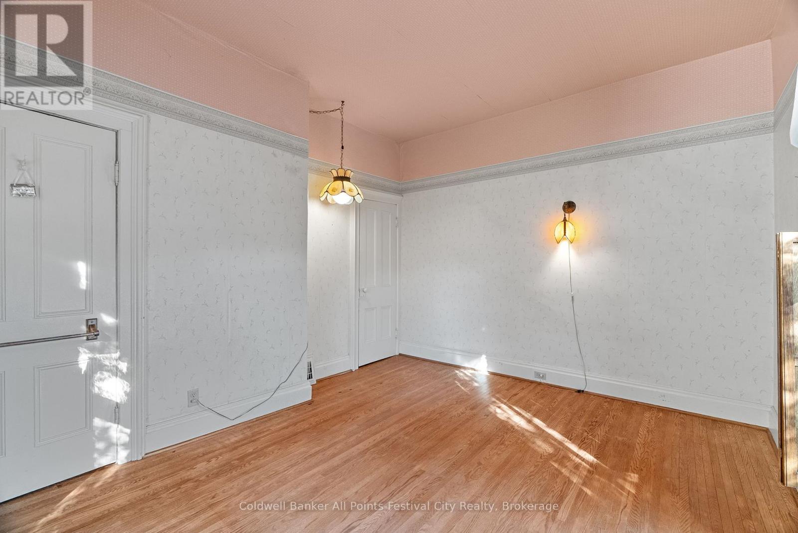 55 Nelson Street E, Goderich, Ontario  N7A 1R7 - Photo 38 - X12442461