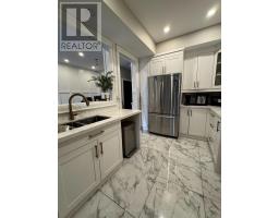 9 PALACEBEACH TRAIL, Hamilton, Ontario