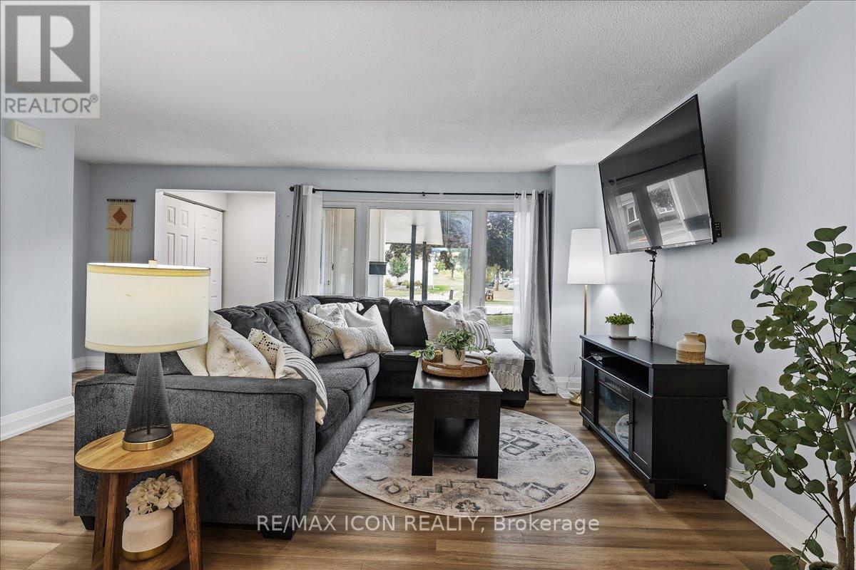 331 Preston Parkway, Cambridge, Ontario  N3H 4Z4 - Photo 1 - X12442286