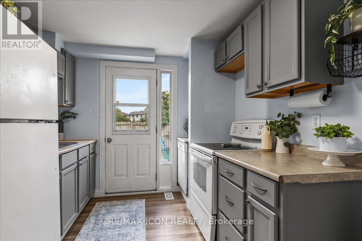 331 Preston Parkway, Cambridge, Ontario  N3H 4Z4 - Photo 13 - X12442286