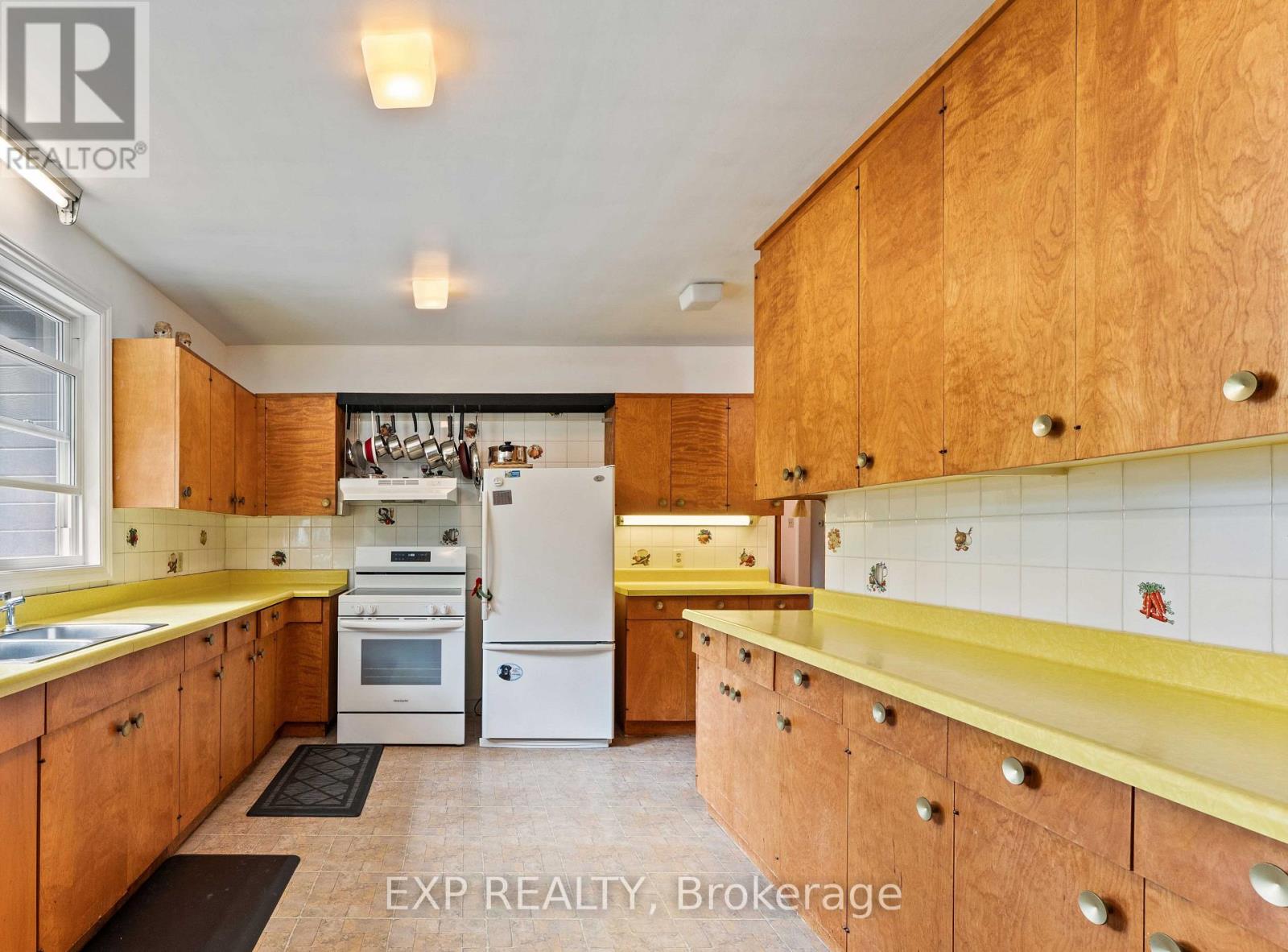 395 Brown Street, Gravenhurst (Muskoka (S)), Ontario  P1P 1G6 - Photo 11 - X12442289