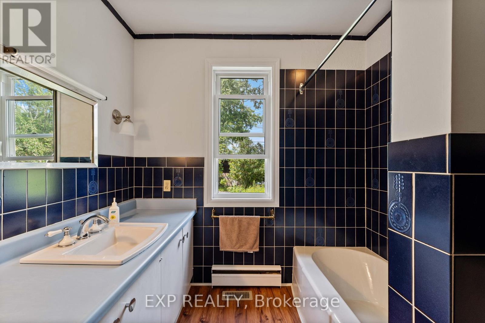 395 Brown Street, Gravenhurst (Muskoka (S)), Ontario  P1P 1G6 - Photo 19 - X12442289