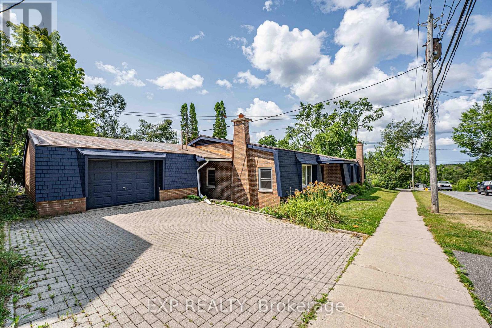 395 Brown Street, Gravenhurst (Muskoka (S)), Ontario  P1P 1G6 - Photo 2 - X12442289