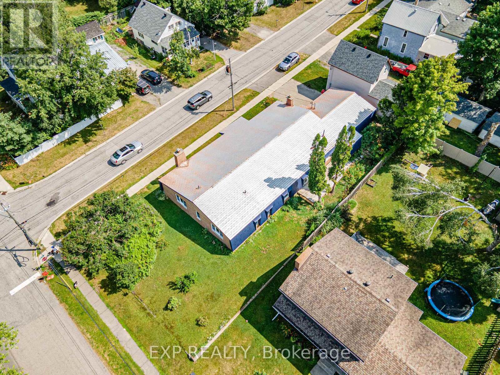 395 Brown Street, Gravenhurst (Muskoka (S)), Ontario  P1P 1G6 - Photo 4 - X12442289