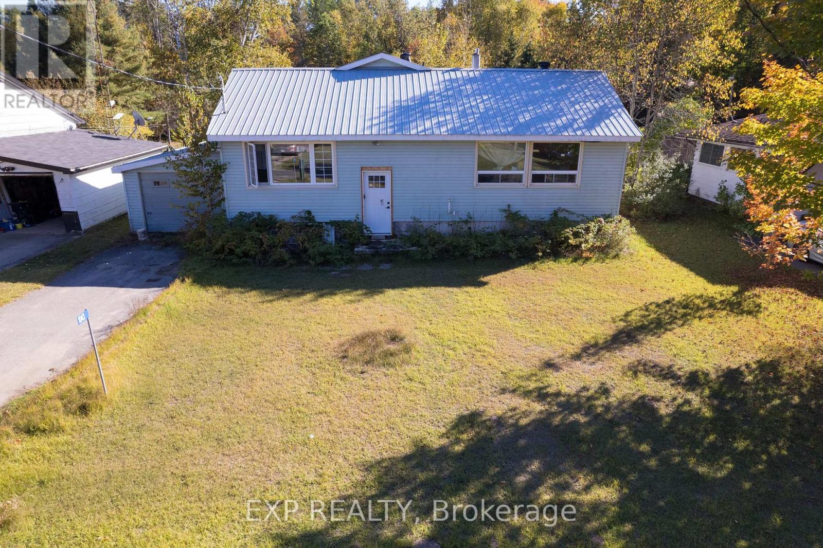 1043 Estates Road, Highlands East (Bicroft Ward), Ontario  K0L 1C0 - Photo 2 - X12442292