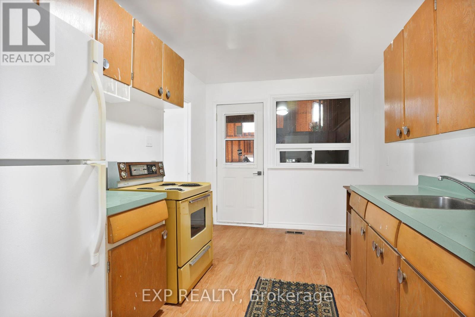 1043 Estates Road, Highlands East (Bicroft Ward), Ontario  K0L 1C0 - Photo 8 - X12442292
