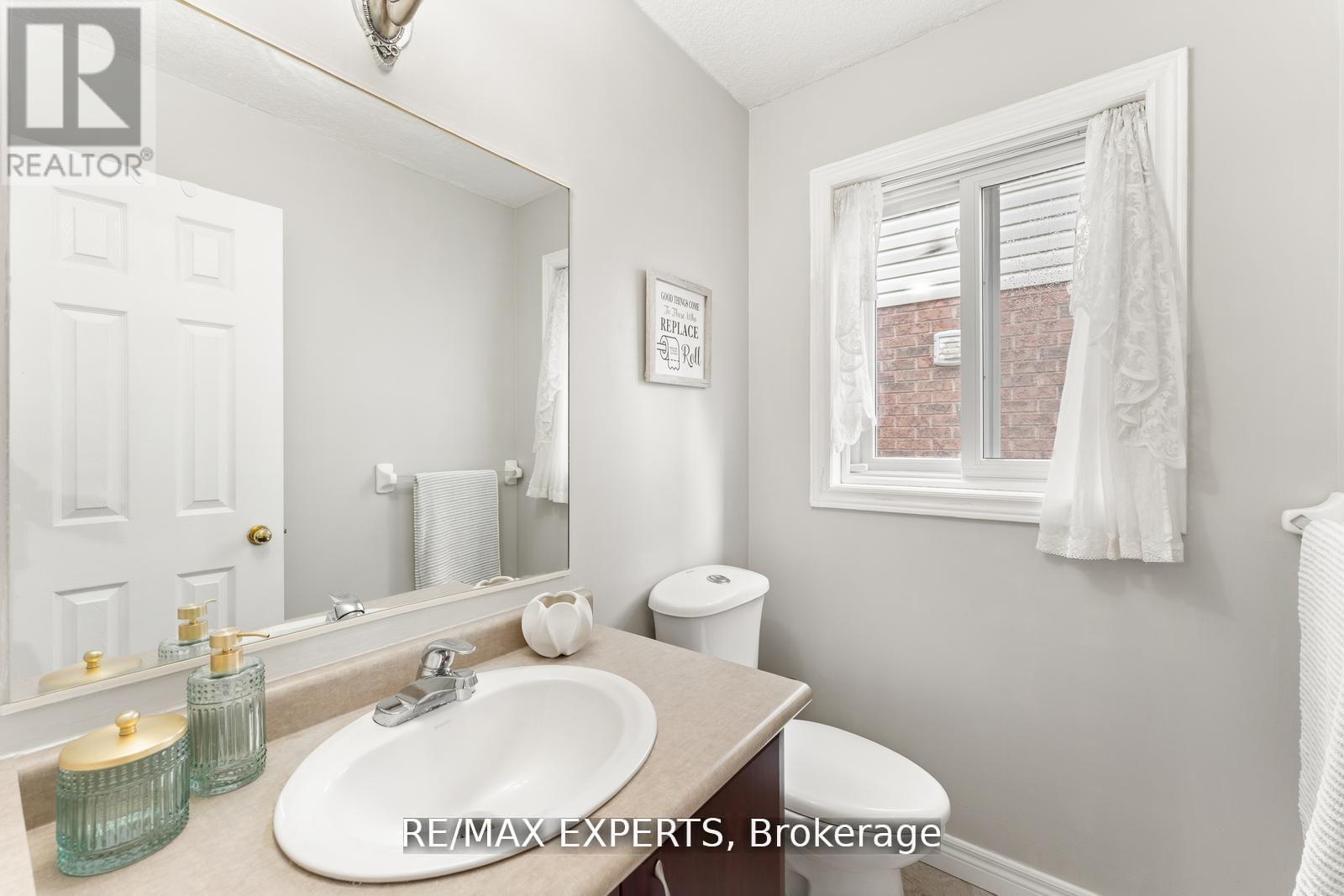 56 Steepleridge Street, Kitchener, Ontario  N2P 2W3 - Photo 33 - X12442317