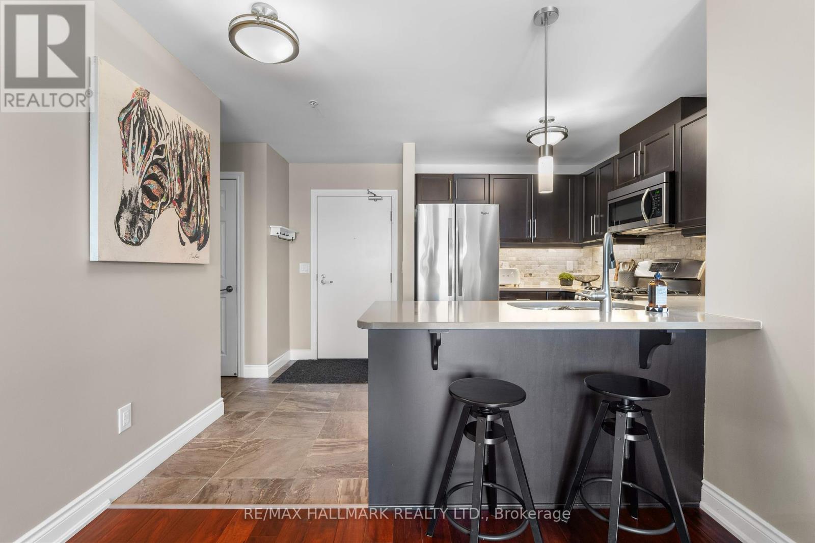 302 - 106 Bard Boulevard, Guelph (Pineridge/westminster Woods), Ontario  N1L 0L8 - Photo 5 - X12442320