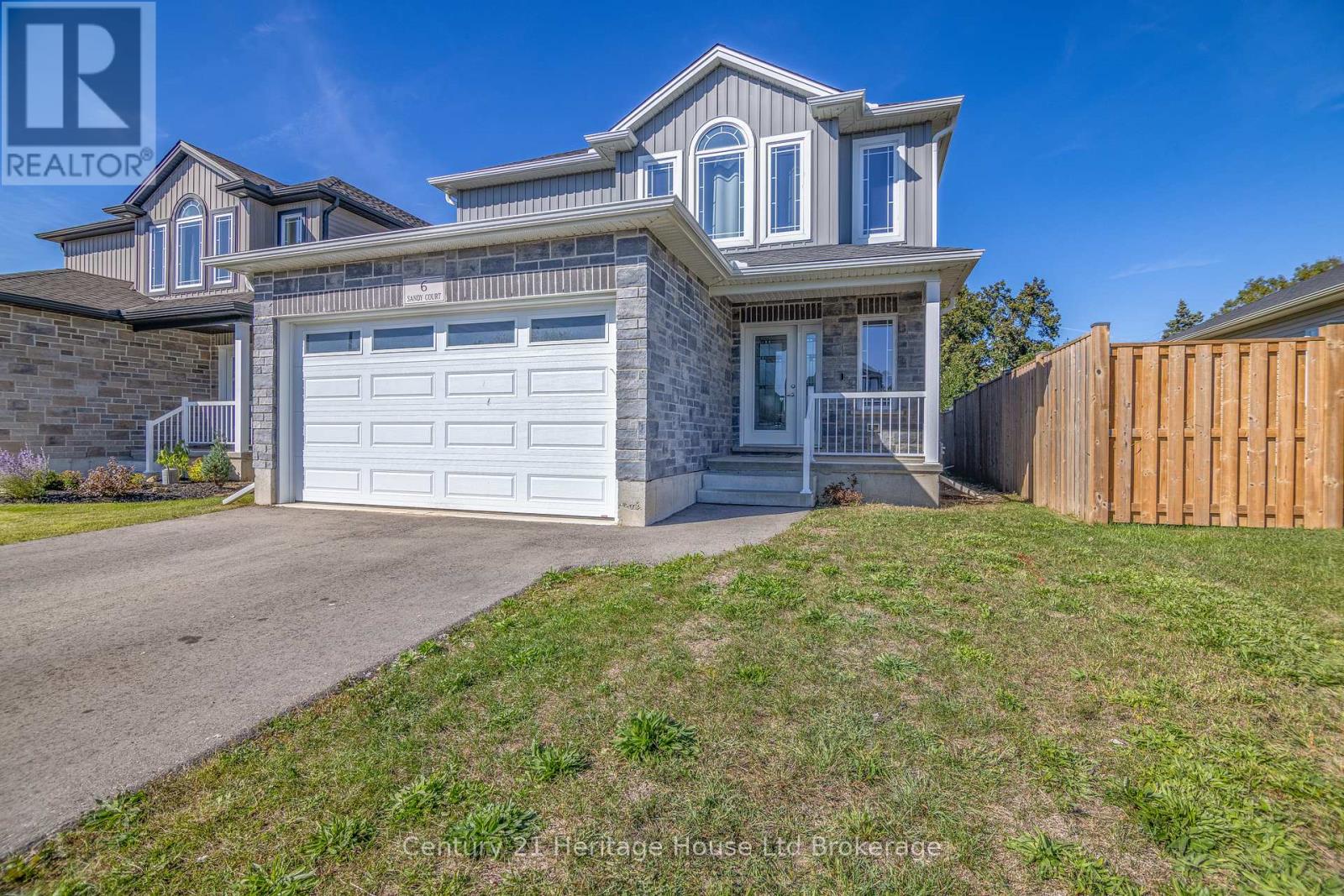 6 Sandy Court, Tillsonburg, Ontario  N4G 0H6 - Photo 1 - X12442453