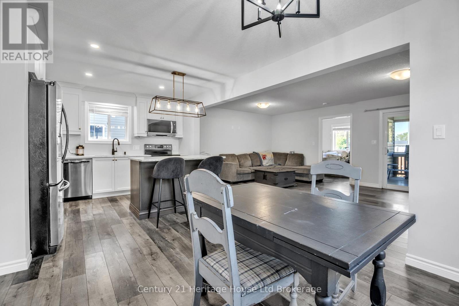 6 Sandy Court, Tillsonburg, Ontario  N4G 0H6 - Photo 10 - X12442453