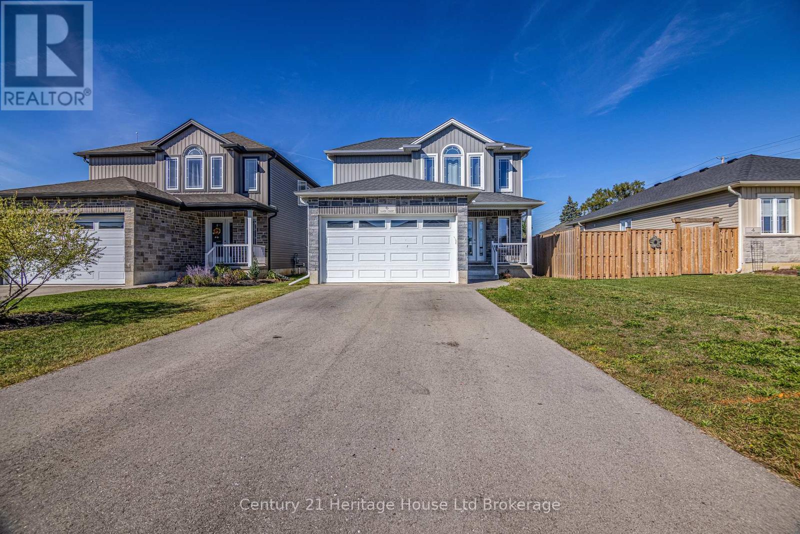 6 Sandy Court, Tillsonburg, Ontario  N4G 0H6 - Photo 2 - X12442453
