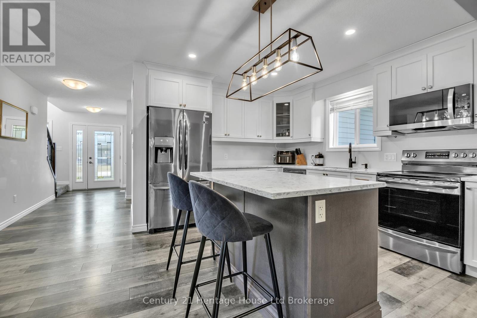 6 Sandy Court, Tillsonburg, Ontario  N4G 0H6 - Photo 5 - X12442453