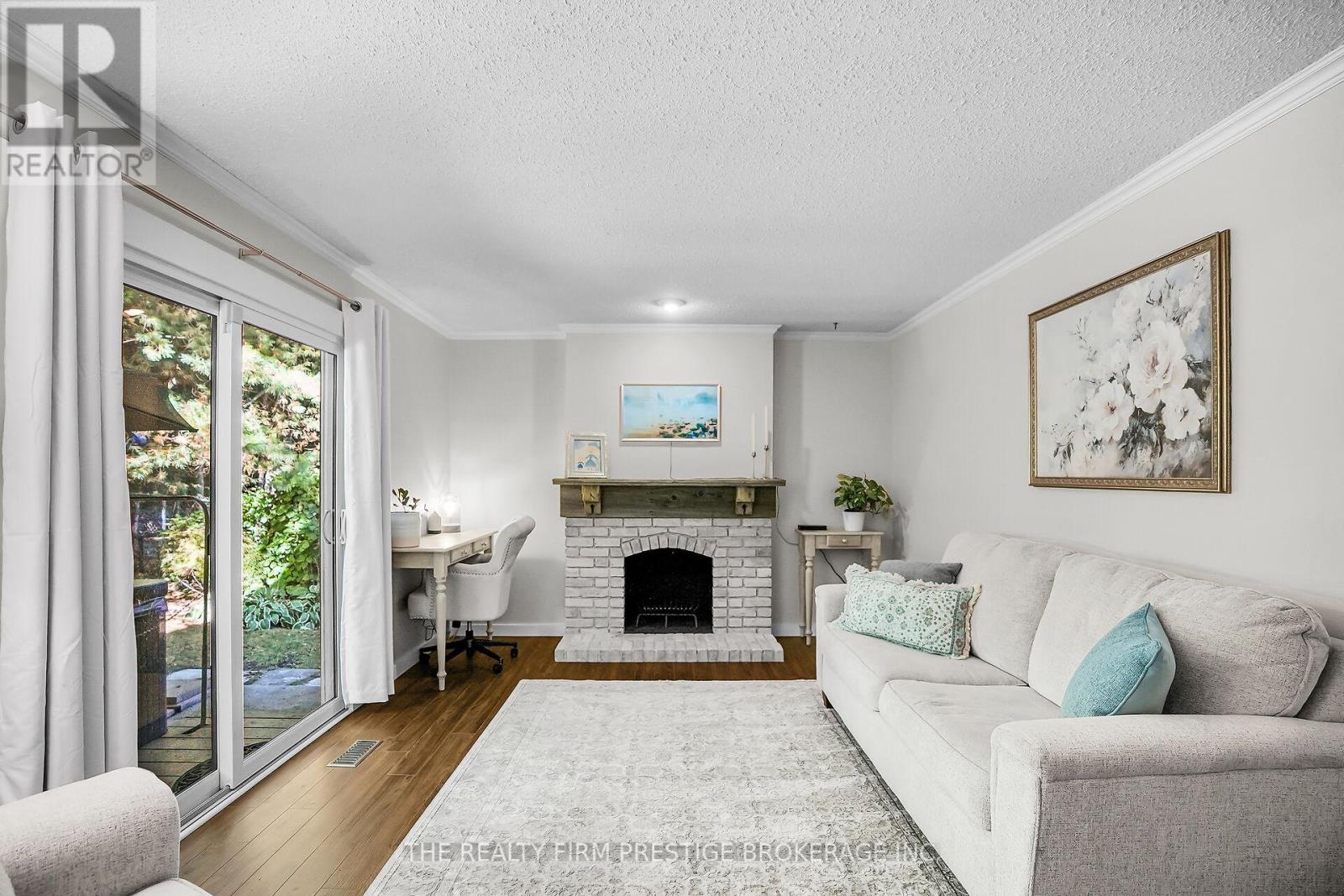 15 Rockford Crescent, London South, Ontario  N6K 3B5 - Photo 12 - X12438824