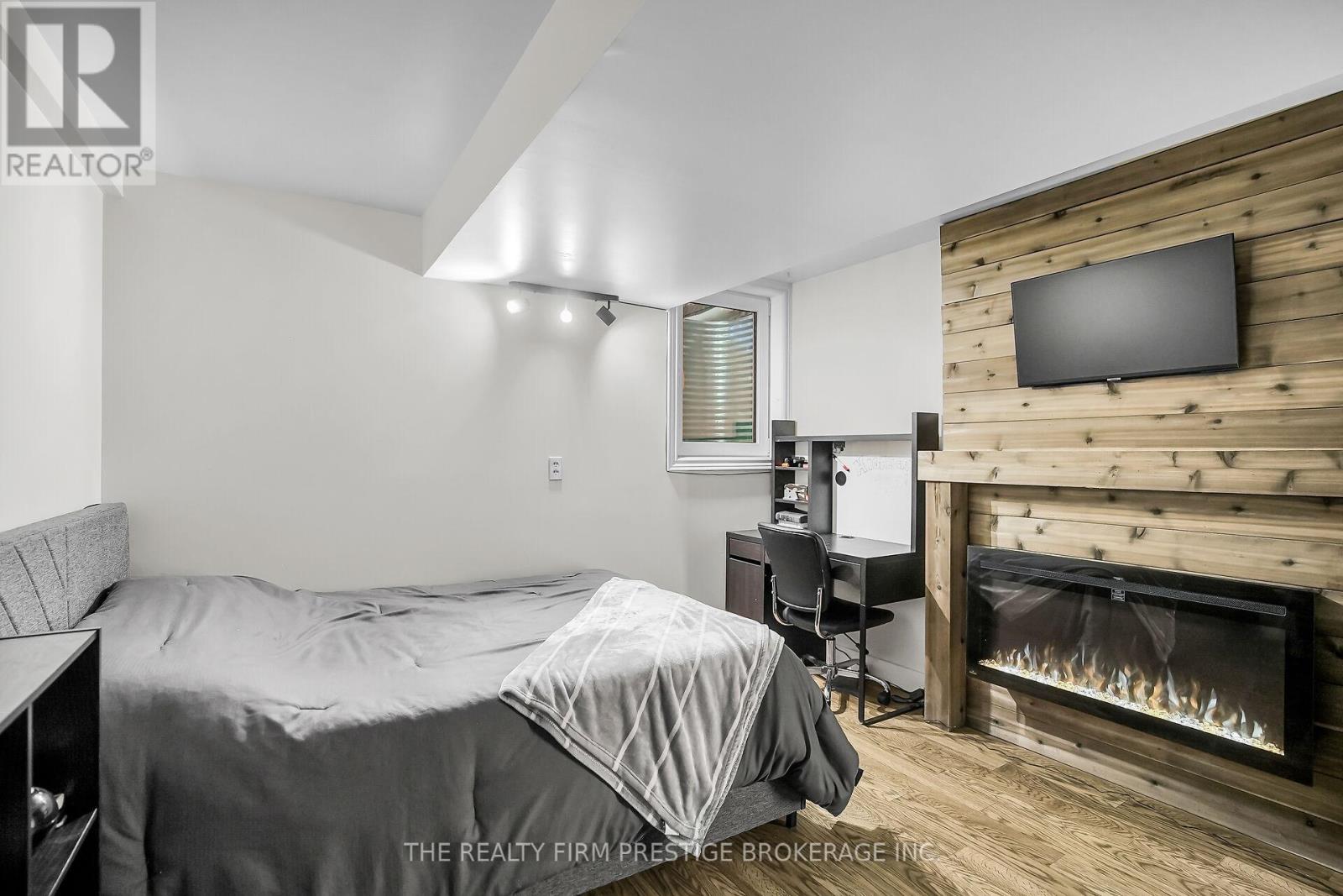 15 Rockford Crescent, London South, Ontario  N6K 3B5 - Photo 22 - X12438824