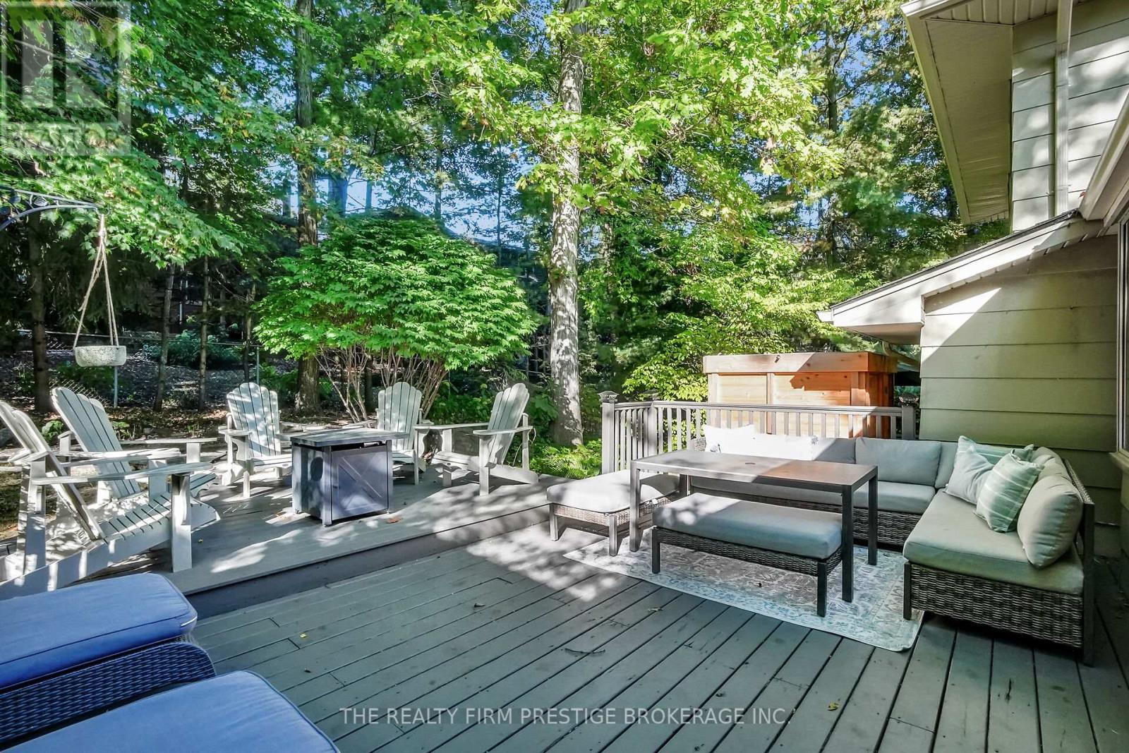 15 Rockford Crescent, London South, Ontario  N6K 3B5 - Photo 24 - X12438824