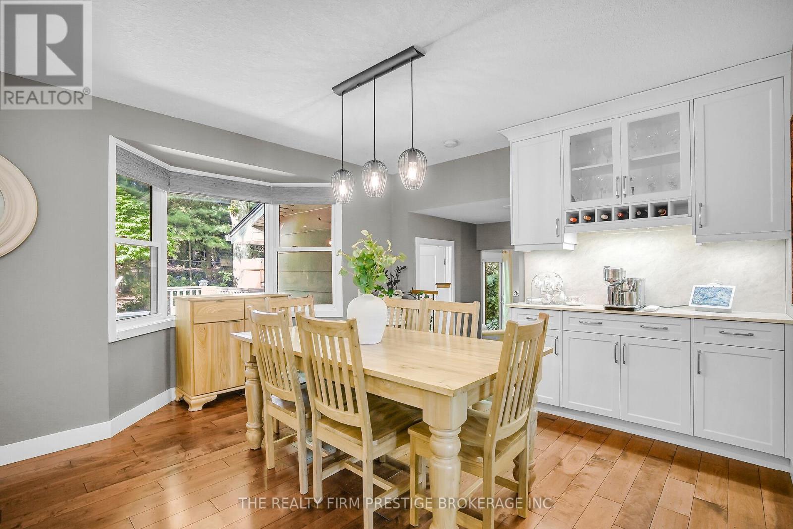 15 Rockford Crescent, London South, Ontario  N6K 3B5 - Photo 8 - X12438824