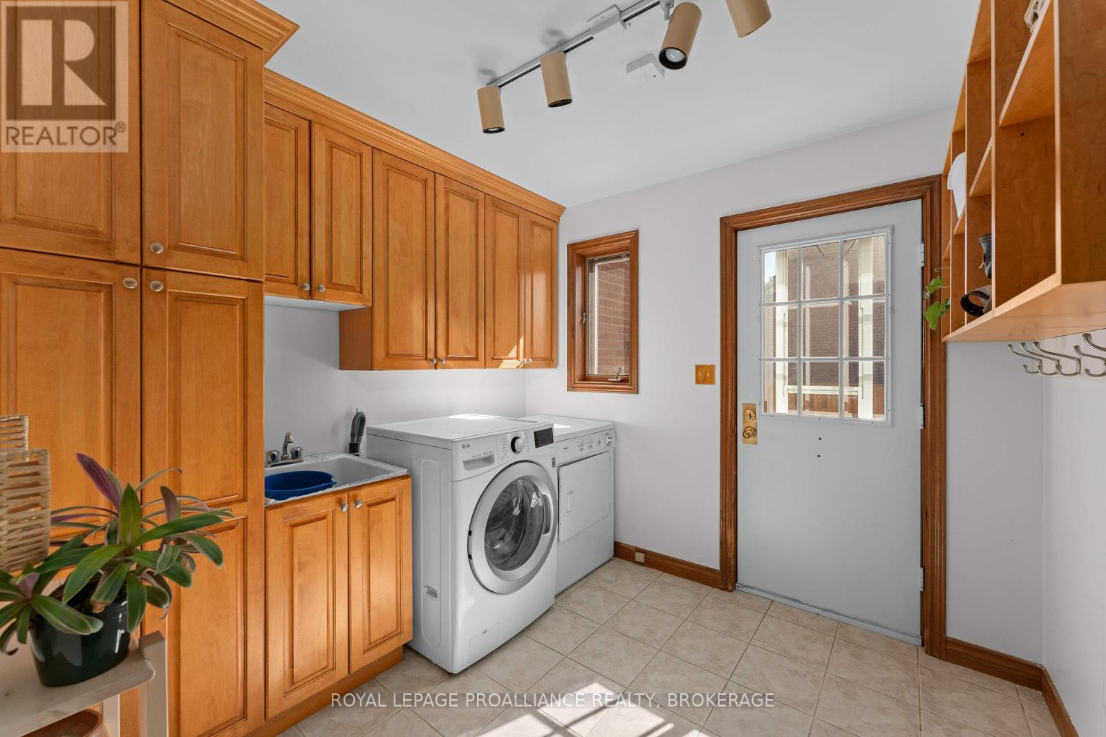 995 Auden Park Drive, Kingston, Ontario  K7M 7T0 - Photo 9 - X12442539