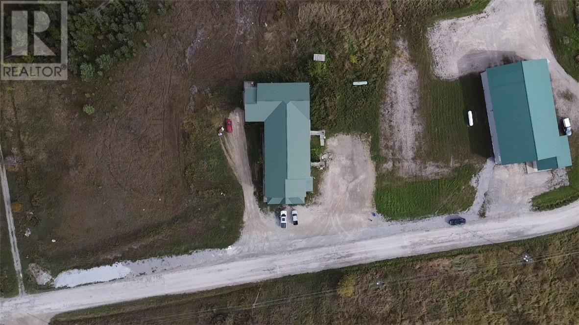86 Vankoughnet E, Little Current, Ontario  P0P 1K0 - Photo 2 - 2119336